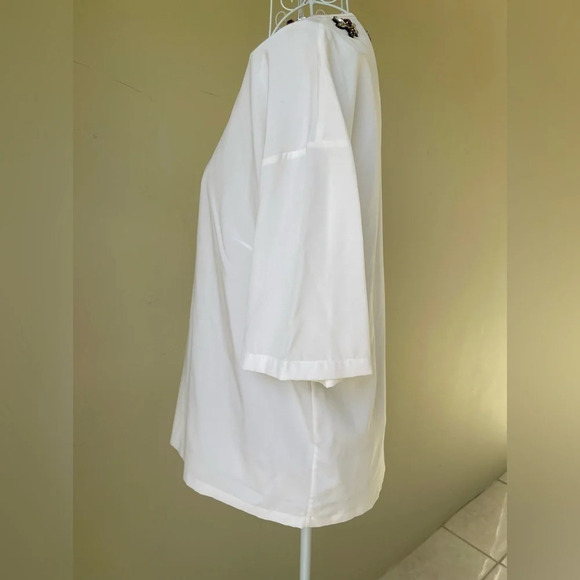 Authentic dolce & gabanna white silk short with Crystal. - Picture 4 of 10